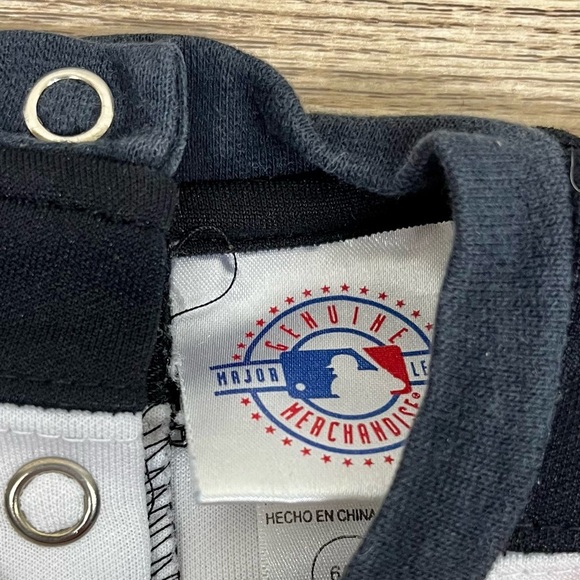 MLB Giants San Francisco Infant Romper Size 6/9M - Picture 3 of 5